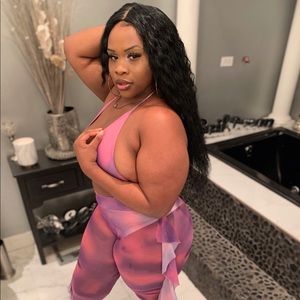 Meet your Posher, Qyndrea